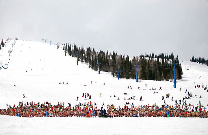 Siberia Wins The World Record For Bikini Ski Ing 9412